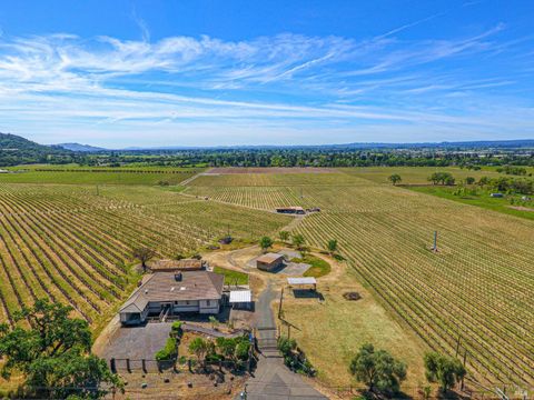 Photo of 590 Pleasant Avenue, Santa Rosa, CA 95403 (MLS # 326024832)