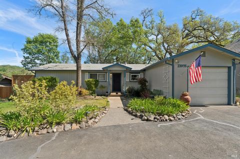 Photo of 13975 Arnold Drive, Glen Ellen, CA 95442 (MLS # 326021171)