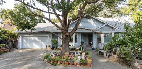 Photo of 19489 Laurelbrook Court, Sonoma, CA 95476 (MLS # 326057510)