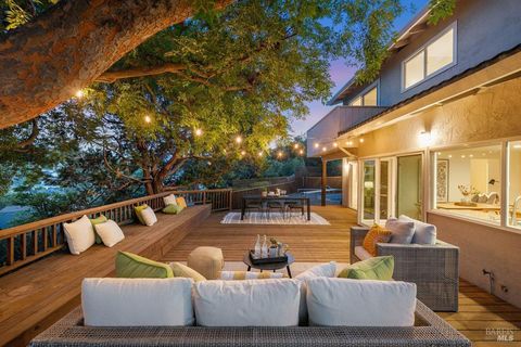 Photo of 116 Twelveoak Hill Drive, San Rafael, CA 94903 (MLS # 326017243)