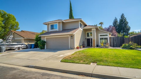 Photo of 606 Sunnyvale Place, Vacaville, CA 95687 (MLS # 326076403)