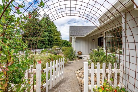Photo of 426 King Road, Petaluma, CA 94952 (MLS # 326062297)