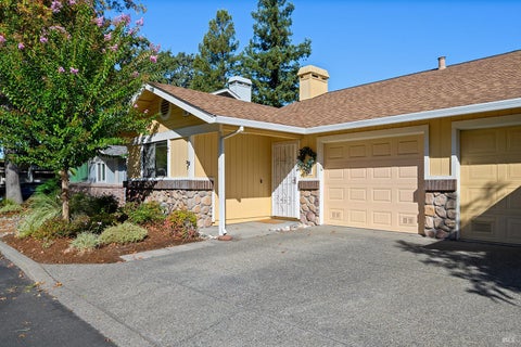 Photo of 260 Usher Drive, Windsor, CA 95492 (MLS # 326081647)