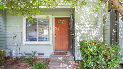 Photo of 1722 Oldfield Way, Santa Rosa, CA 95401 (MLS # 326084392)