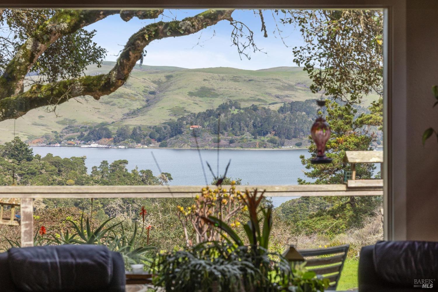 1208 Pierce Point Road