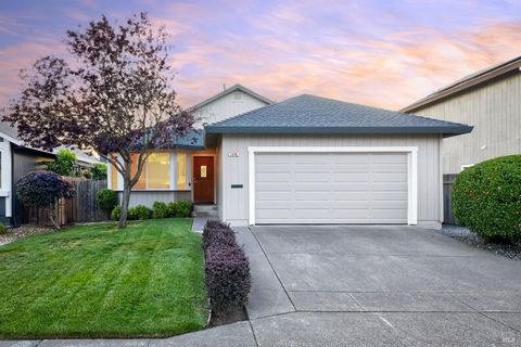 Photo of 2429 Lemur Street, Santa Rosa, CA 95401 (MLS # 326025607)