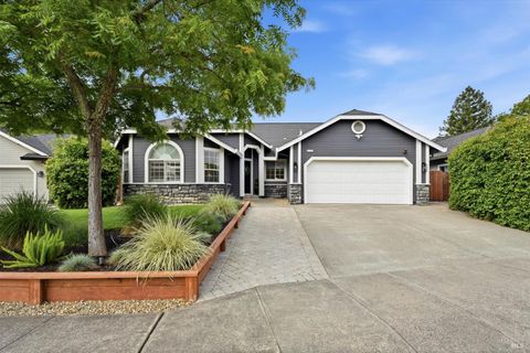 Photo of 6183 Marsi Court, Windsor, CA 95492 (MLS # 326035882)