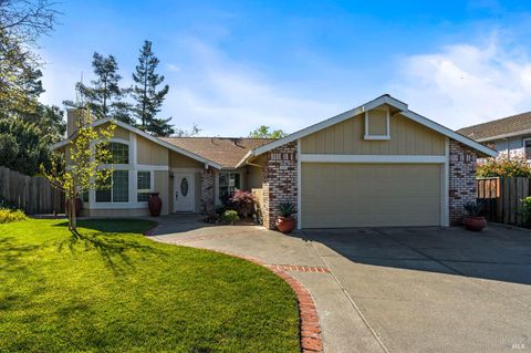 Photo of 3321 Stratford Court, Napa, CA 94558 (MLS # 326020417)