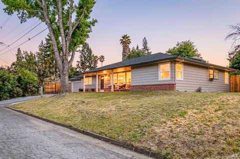 Photo of 918 Dorthel Street, Sebastopol, CA 95472 (MLS # 326043793)