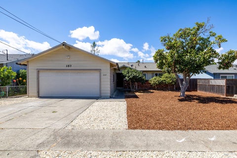 Photo of 357 Westbrook Drive, Santa Rosa, CA 95401 (MLS # 326076448)