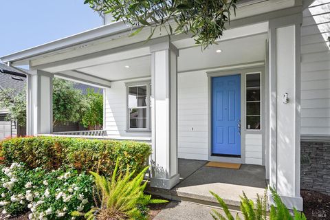 Photo of 997 Lupine Court, Healdsburg, CA 95448 (MLS # 326034631)