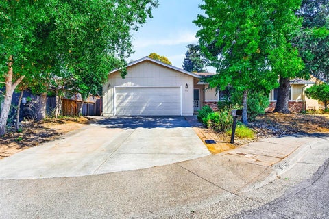 Photo of 243 Theresa Court, Healdsburg, CA 95448 (MLS # 326066241)