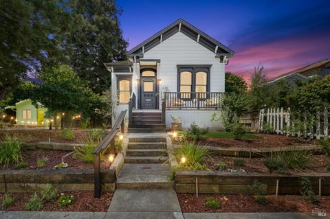 Photo of 440 W J Street, Benicia, CA 94510 (MLS # 326045873)
