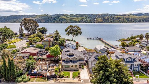 Photo of 814 W I Street, Benicia, CA 94510 (MLS # 326036399)