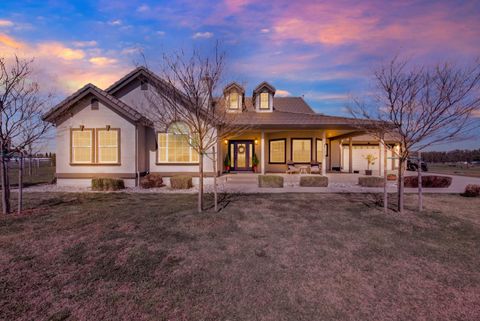 Photo of 19699 County Road 94a, Woodland, CA 95695 (MLS # 226040907)