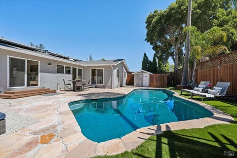 Photo of 1549 Creekside Drive, Petaluma, CA 94954 (MLS # 326072570)
