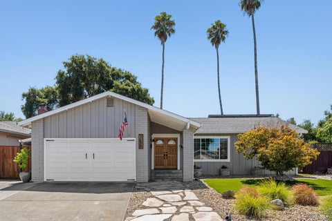 Photo of 1549 Creekside Drive, Petaluma, CA 94954 (MLS # 326072570)