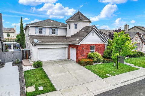 Photo of 812 Purple Sage Drive, Vacaville, CA 95687 (MLS # 326077868)