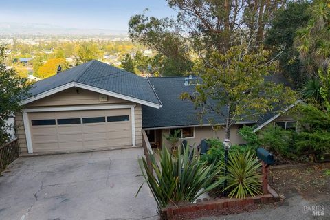 Photo of 12 Haven Drive, Petaluma, CA 94952 (MLS # 325079662)