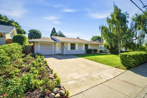 Photo of 152 Blackfield Drive, Tiburon, CA 94920 (MLS # 326029081)