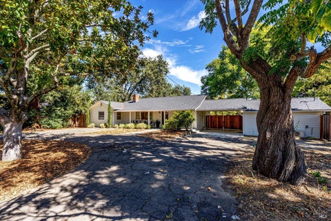 Photo of 3750 Linda Vista Avenue, Napa, CA 94558 (MLS # 326080080)