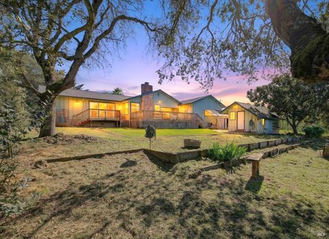 Photo of 445 Marshall Avenue, Petaluma, CA 94952 (MLS # 326016381)