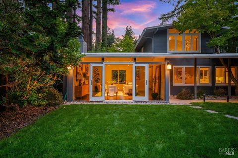 Photo of 5 Heather Way, Mill Valley, CA 94941 (MLS # 326043725)