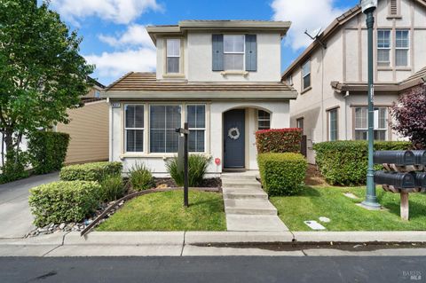 Photo of 637 Peridot Place, Fairfield, CA 94534 (MLS # 326031757)