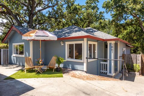 Photo of 1861 Rhianna Street, Santa Rosa, CA 95401 (MLS # 326057206)