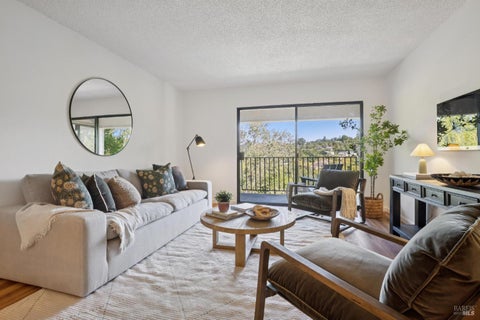 Photo of 649 Via Casitas, Greenbrae, CA 94904 (MLS # 326078823)
