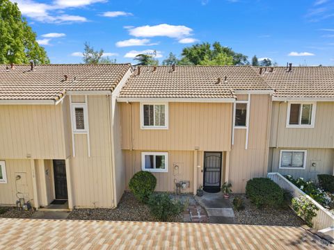 Photo of 130 Arcadia Drive, Vacaville, CA 95687 (MLS # 326023858)