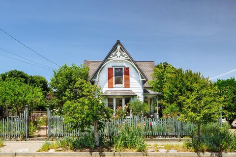 Photo of 210 W 3rd Street, Cloverdale, CA 95425 (MLS # 326040919)