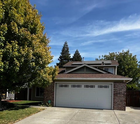 Photo of 1025 Cinnabar Way, Vacaville, CA 95687 (MLS # 326082147)