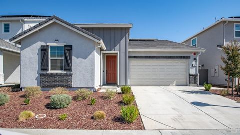 Photo of 833 Cosmos Drive, Vacaville, CA 95687 (MLS # 326036025)