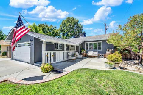 Photo of 240 N West Street, Vacaville, CA 95688 (MLS # 326062666)