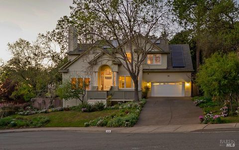 Photo of 2029 Park Vista Court, Santa Rosa, CA 95405 (MLS # 326019596)