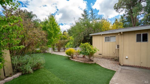 Photo of 498 Duncan Street, Santa Rosa, CA 95401 (MLS # 326074907)
