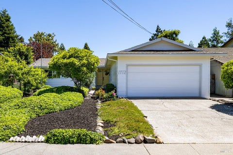 Photo of 1712 Weaverly Drive, Petaluma, CA 94954 (MLS # 326043367)
