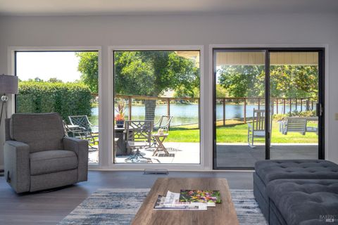 Photo of 9636 Lakewood Drive, Windsor, CA 95492 (MLS # 326004056)