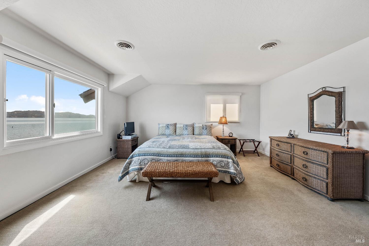 Kelseyville, California, 95451, United States, 4 Bedrooms Bedrooms, ,3 BathroomsBathrooms,Residential,Active,2041447