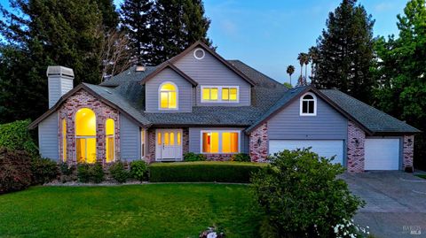 Photo of 4359 Heritage Lane, Rohnert Park, CA 94928 (MLS # 326036669)