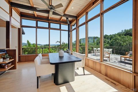 Photo of 6341 W Dry Creek Road, Healdsburg, CA 95448 (MLS # 326033460)