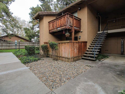 Photo of 530 Arcadia Drive, Vacaville, CA 95687 (MLS # 326079868)