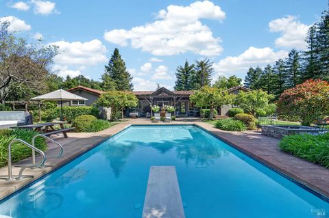 Photo of 1541 Chablis Road, Healdsburg, CA 95448 (MLS # 326033487)