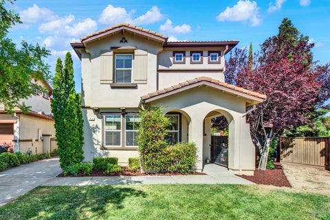 Photo of 911 Walden Court, Fairfield, CA 94533 (MLS # 326065616)