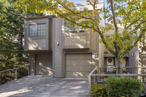 Photo of 166 Pelican Lane, Novato, CA 94949 (MLS # 326021851)