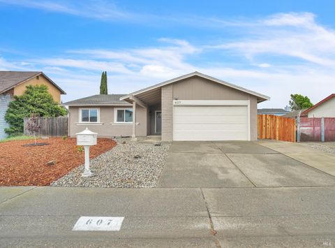 Photo of 607 Seagull Drive, Suisun City, CA 94585 (MLS # 326026585)