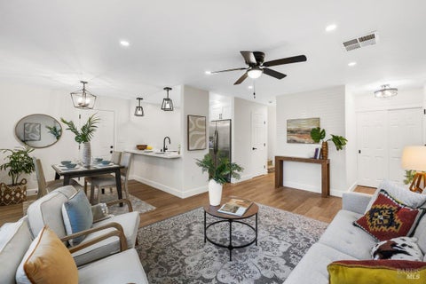Photo of 5 Parrott Street, Vallejo, CA 94590 (MLS # 326076643)