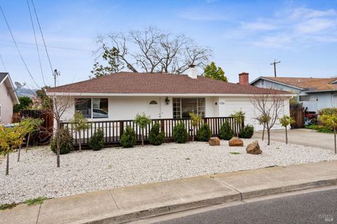 Photo of 1726 Crinella Drive, Saint Helena, CA 94574 (MLS # 326042383)