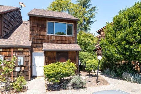 Photo of 1484 Parkway Drive, Rohnert Park, CA 94928 (MLS # 326058012)